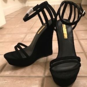 Liliana Cassandra Wedges Size 7.5 NWOT